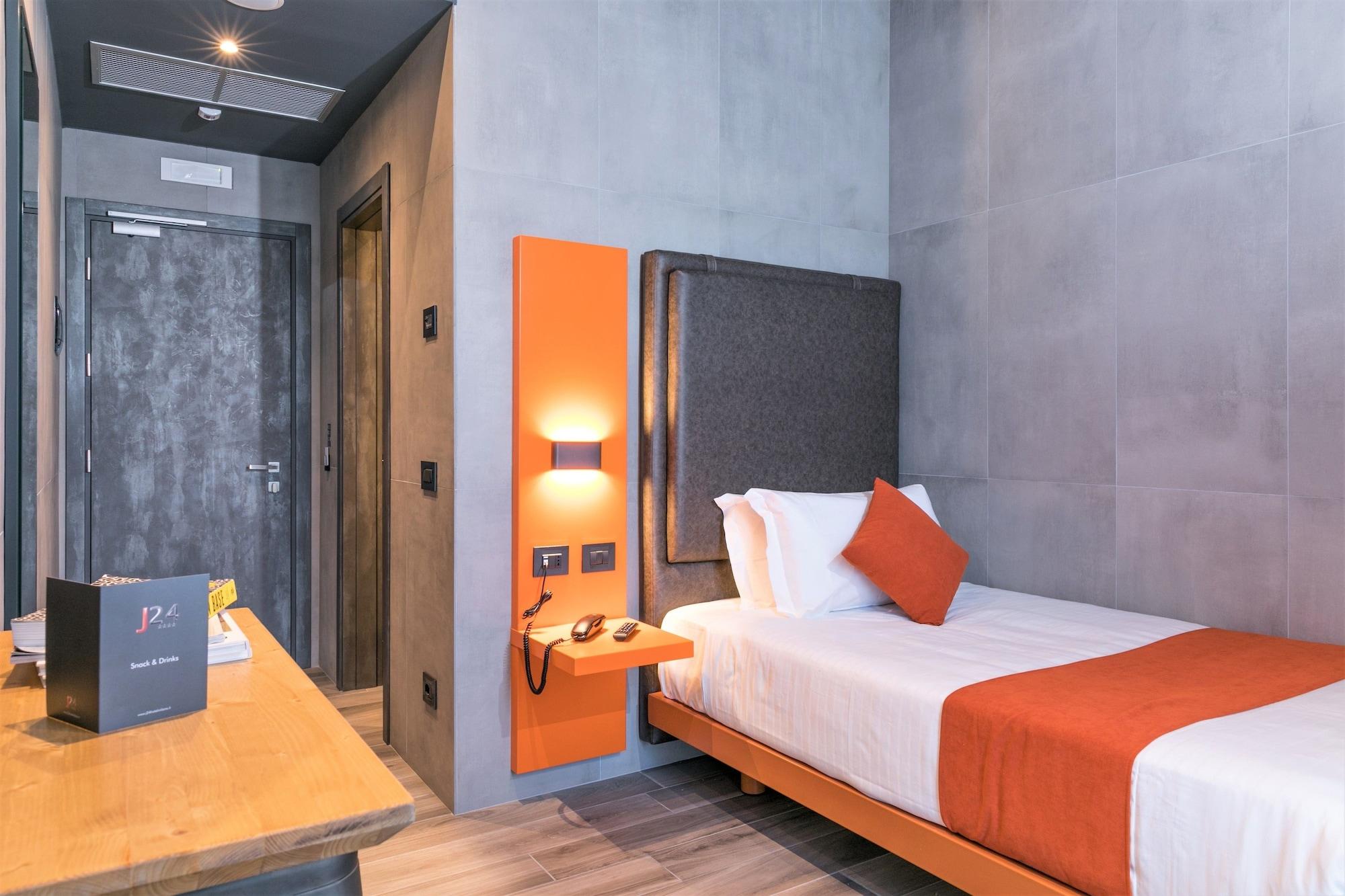J24 Hotel Milano Экстерьер фото