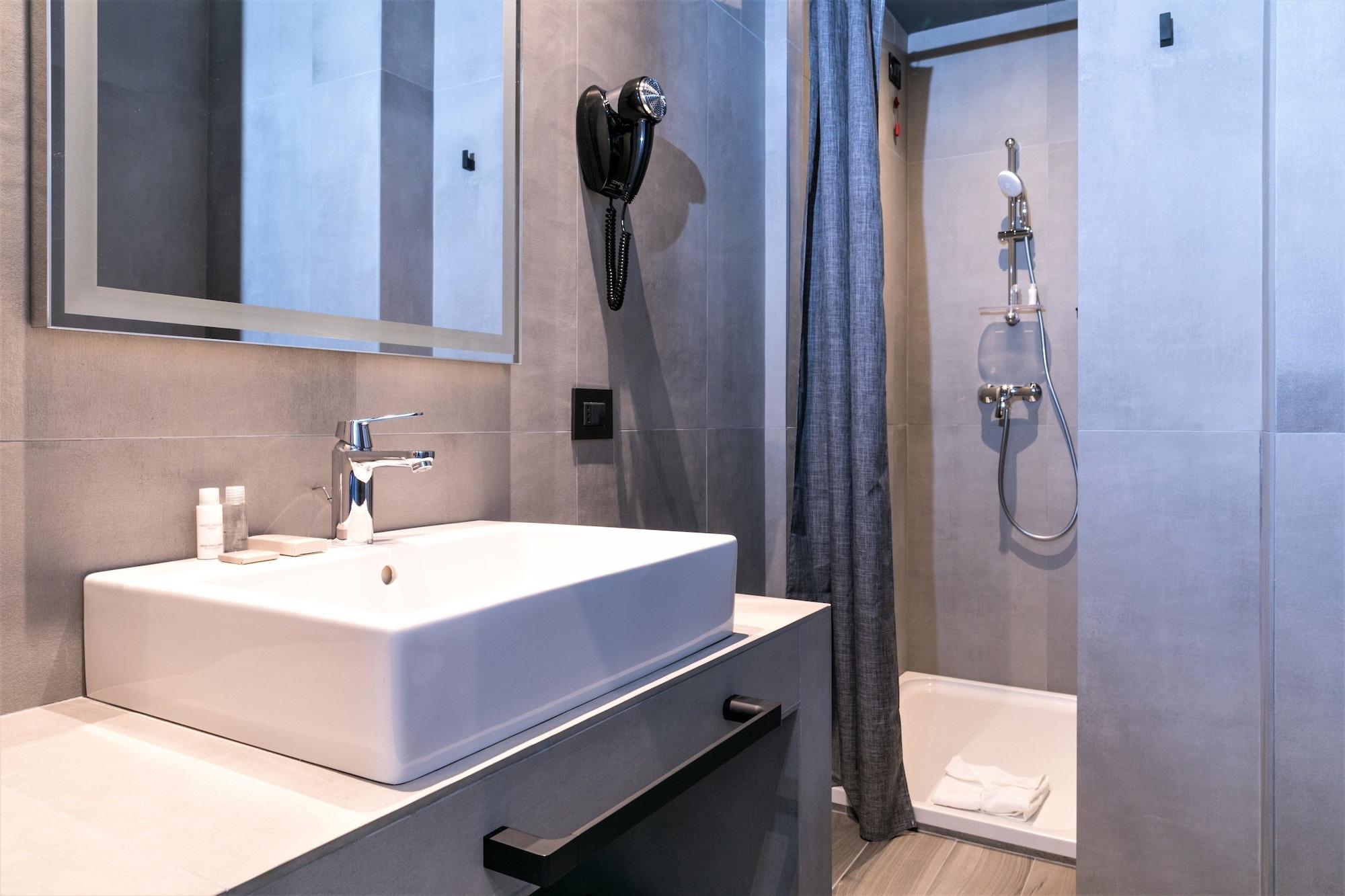 J24 Hotel Milano Экстерьер фото