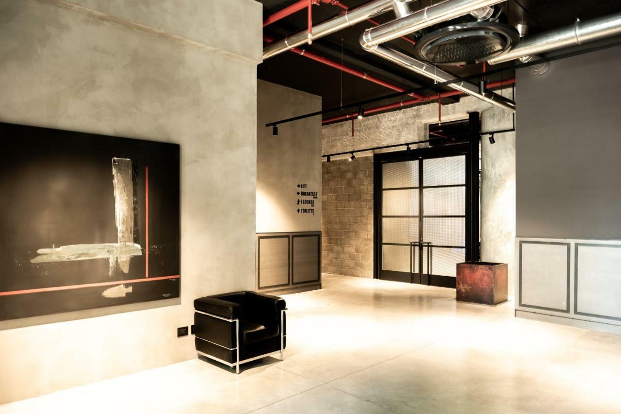 J24 Hotel Milano Экстерьер фото